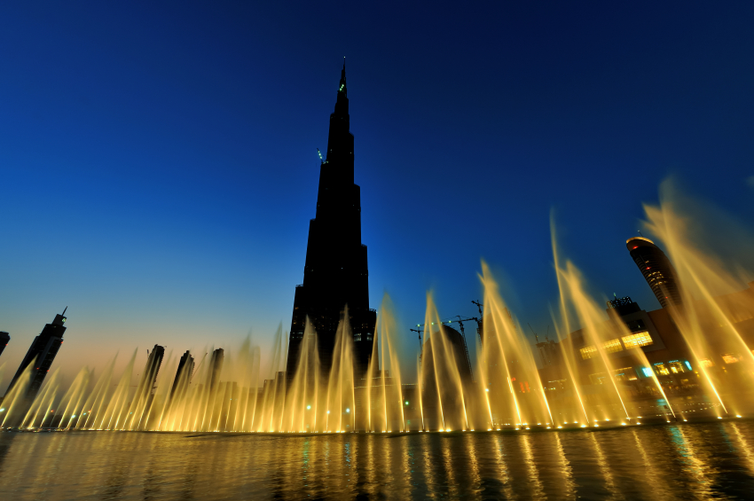 Wasserspiele Vor Dem Burj Khalifa